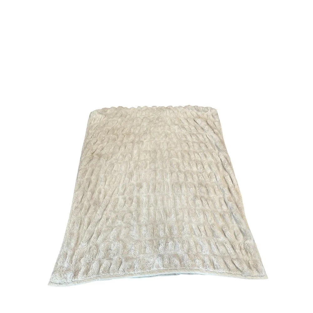 POTTERY BARN Faux Fur Ruched Throw Blanket in Champagne